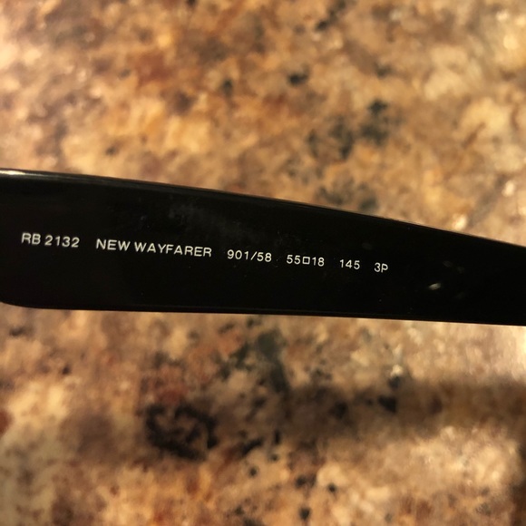 Ray-Ban  Wayfarer polarized glasses - Picture 4 of 7